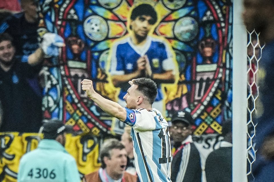 Mampu Menampilkan Aksi Magis di Lapangan, Maradona dan Messi Sangat Mirip