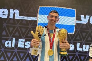 Momen Penyelamatan Krusial Emi Martinez yang Bawa Argentina Juara Dunia