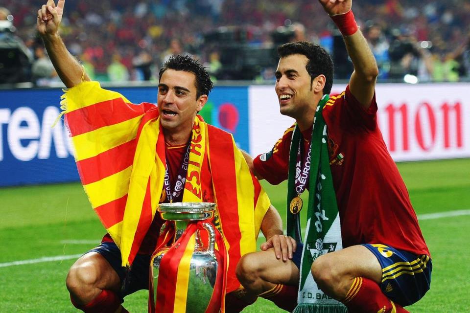 Tanggapi Keputusan Busquets Pensiun dari Timnas Spanyol, Xavi: Dia Legenda Sepak Bola Spanyol