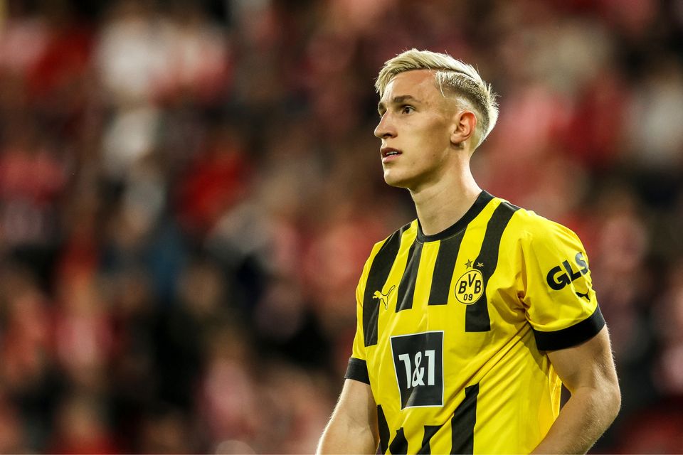 Nico Schlotterbeck Anggap Lini Belakang Dortmund Tidak Berkualitas