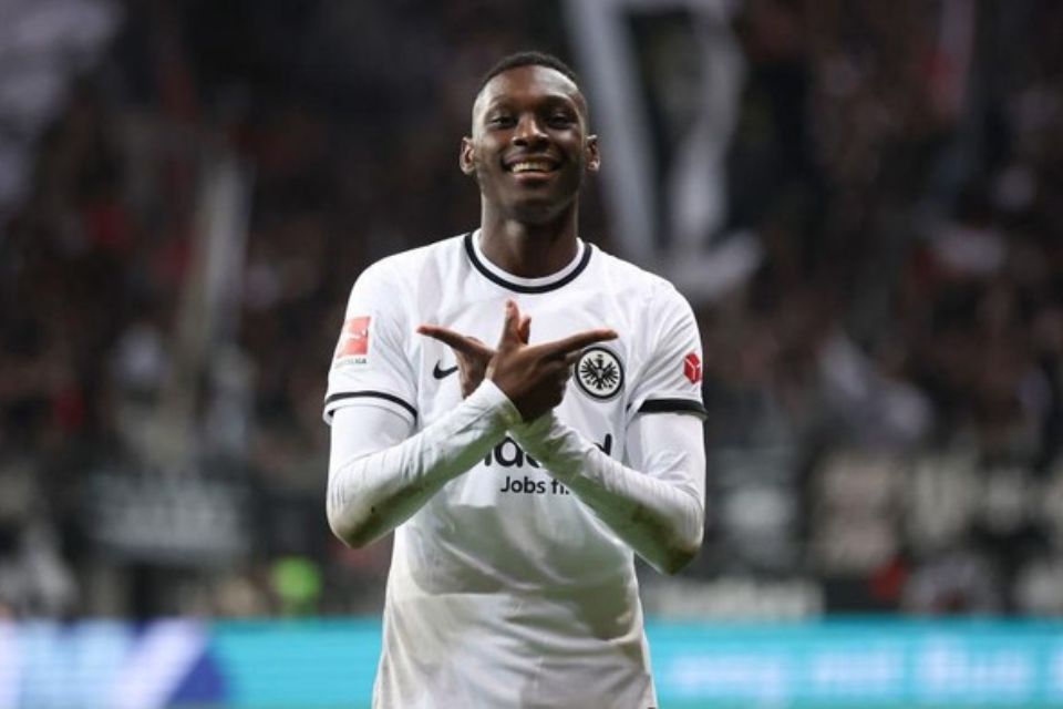 Man United Masih Tertarik Boyong Pemain Eintracht Frankfurt Ini