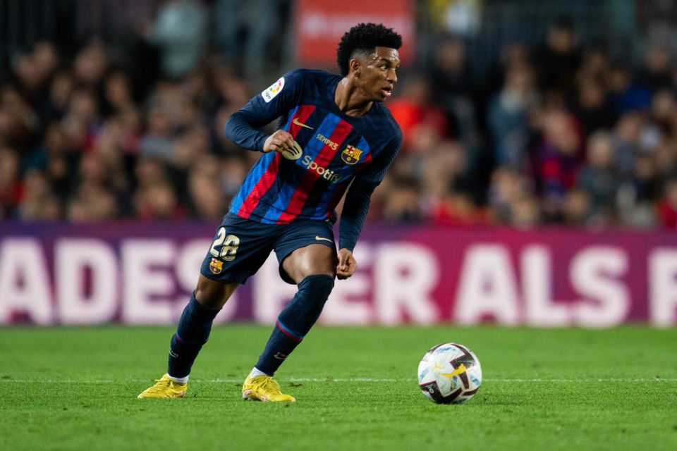 Newcastle dan Arsenal Telah Bergerak Untuk Amankan Bek Kiri Barcelona Ini