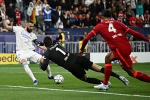 Liverpool vs Real Madrid: Benzema Momok Bagi Bek-Bek Si Merah