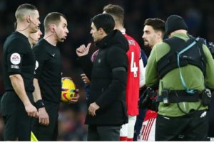 Rugikan Arsenal di Laga Kontra Brentford, Wasit VAR Mundur dari Premier League