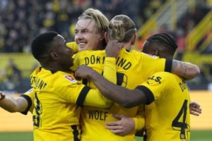 Borussia Dortmund Bantai SC Freiburg Dengan Skor 5-1