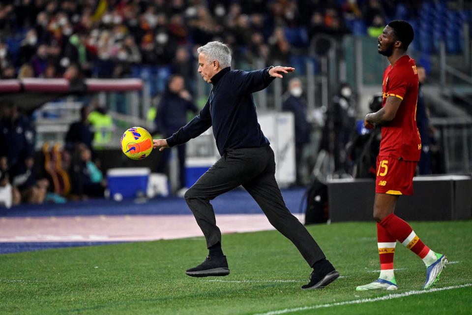 Mourinho Diskors, Absen Dampingi AS Roma di Laga Melawan Juventus