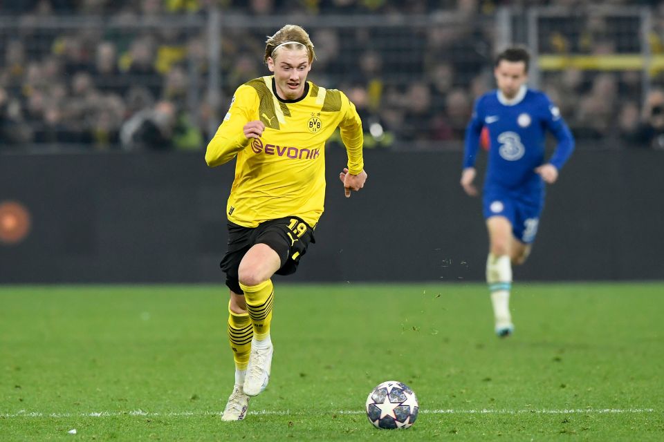 Dilirik Chelsea, Dortmund Pasang Badan Untuk Julian Brandt
