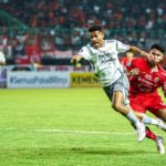 Sering Kartu Kuning Jadi Alasan Luis Milla Jarang Turunkan Ricky Kambuaya