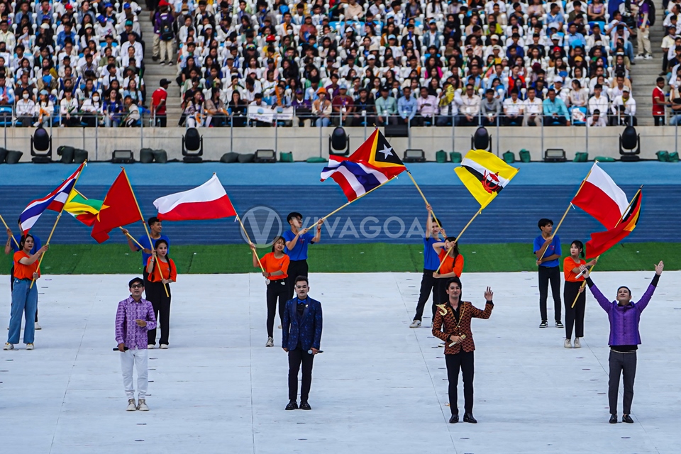 Bendera Indonesia kebalik di SEA Games Kamboja 2023.