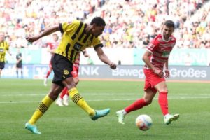 Bantai Augsburg, Dortmund Semakin Dekat Dengan Gelar Bundesliga