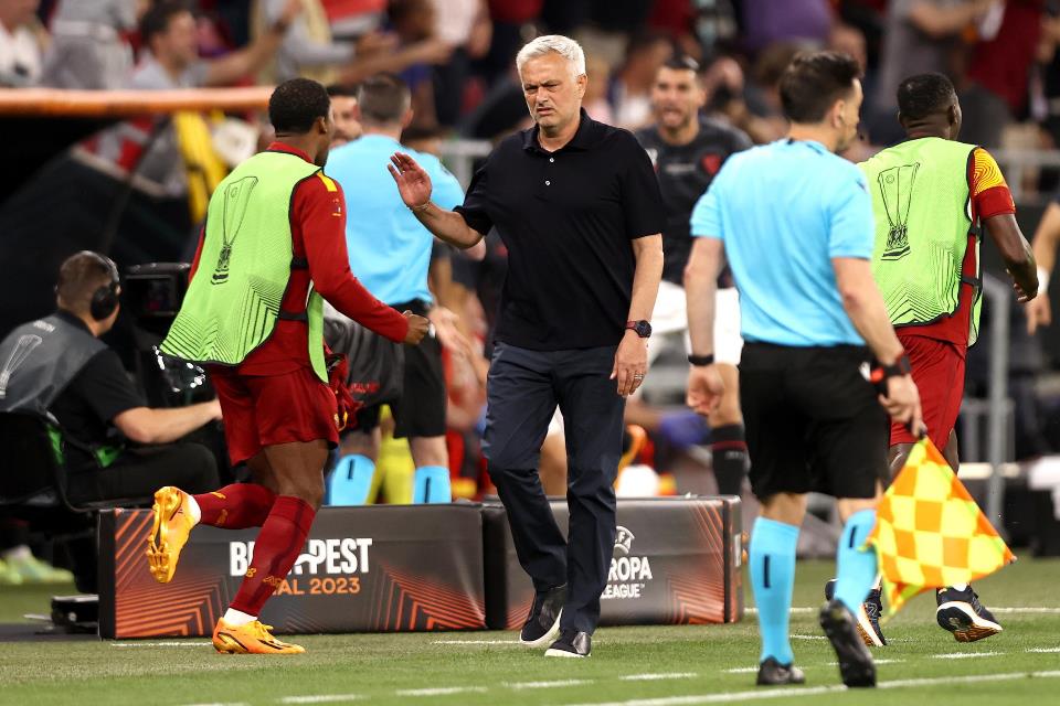 3 Kontroversi Wasit di Laga Sevilla vs AS Roma yang Berujung Mourinho Murka