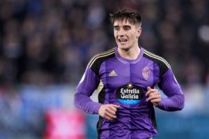 Barcelona Bidik Bek Muda Real Valladolid di Bursa Musim Panas
