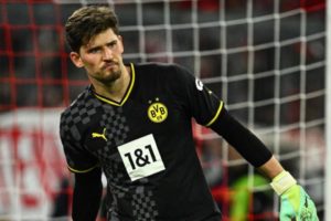 Dortmund akan Naikkan Gaji Gregor Kobel demi Pertahankan Sang Kiper