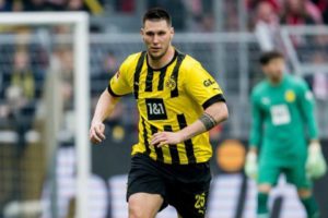 Niklas Sule Jadi Kandidat Kapten Borussia Dortmund Musim Depan