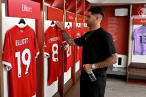 Punya Tato Gerrard, Szoboszlai Tak Takut Kutukan Jersey Nomor 8 di Liverpool