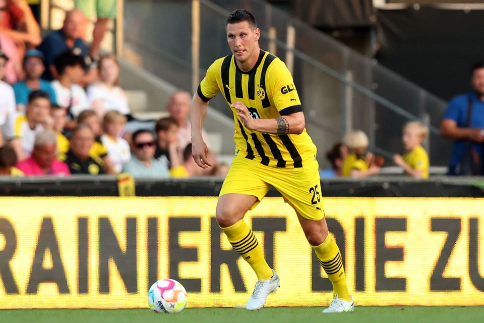 Niklas Sule Jadi Kandidat Kapten Borussia Dortmund Musim Depan