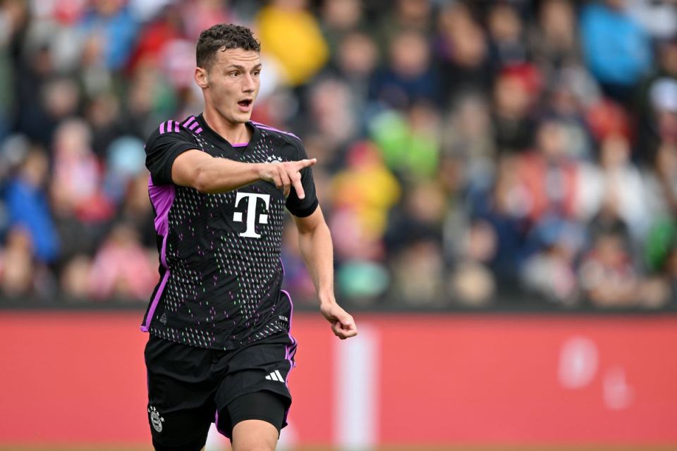 Bayern Munich Segera Tentukan Nasib Pavard dan Stanisic