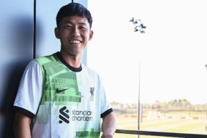 Wataru Endo Resmi Gabung Liverpool