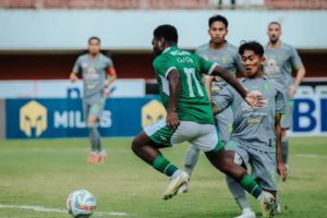Hasil Imbang Tanpa Gol Akhiri Tren Kemenangan PSS dan Persebaya