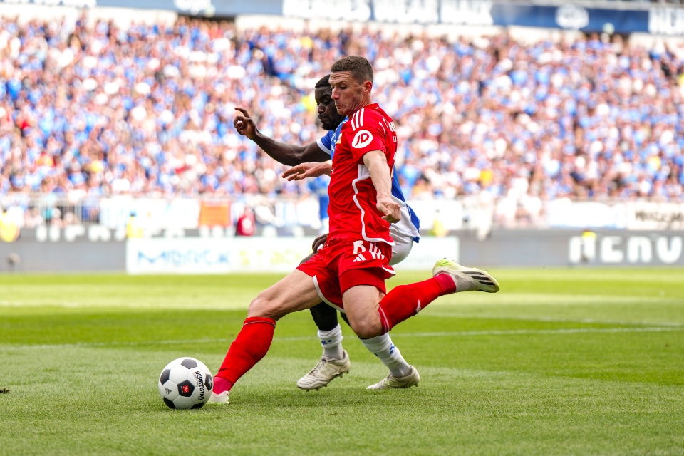 Cetak Brace di Laga Debutnya, Robin Gosens Bawa Union Berlin Puncaki Bundesliga