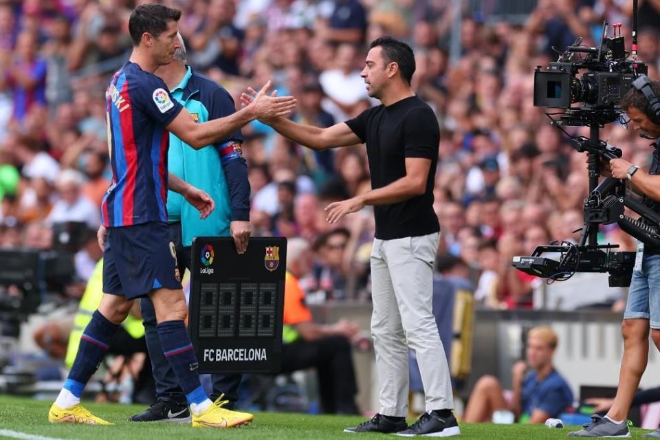 Xavi Yakin Lewandowski Akan Segera Cetak Gol Untuk Barcelona