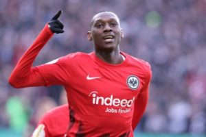 Eintracht Frankfurt Hambat Langkahnya ke PSG, Kolo Muani Akhirnya Buka Suara