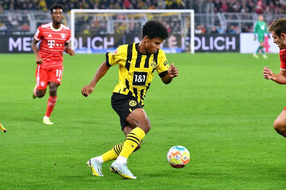Karim Adeyemi Dipastikan Absen Kontra Schott Mainz