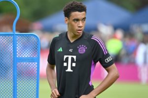 Cedera Hamstring, Jamal Musiala Dipastikan Absen Beberapa Pekan