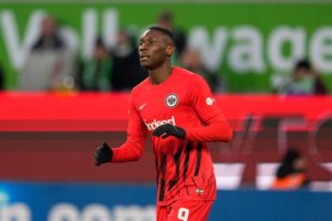 PSG Ajukan Tawaran Baru pada Eintracht Frankfurt untuk Kolo Muani
