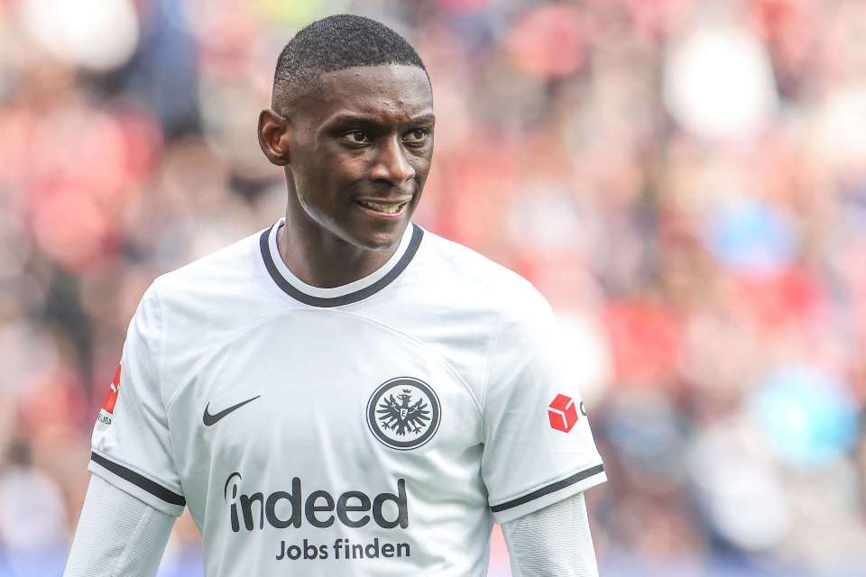 Eintracht Frankfurt Akhirnya Lepas Kolo Muani ke PSG