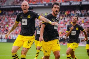 Tumbangkan Freiburg, Mats Hummels Komentari Buruknya Penguasaan Bola Dortmund