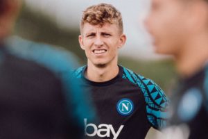 Pilih Napoli Ketimbang Liverpool, Lindstrom Ogah Cuma Duduk di Bangku Cadangan