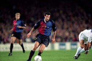 What If: Fans Barcelona Akan Bahagia Jika Luis Figo Bertahan dan Menolak Real Madrid