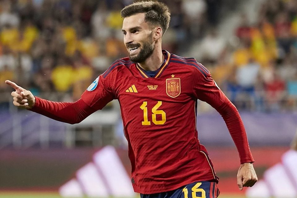 Cetak Gol Debut di Timnas Spanyol, Baena: Saya Ada di Awan Kesembilan!