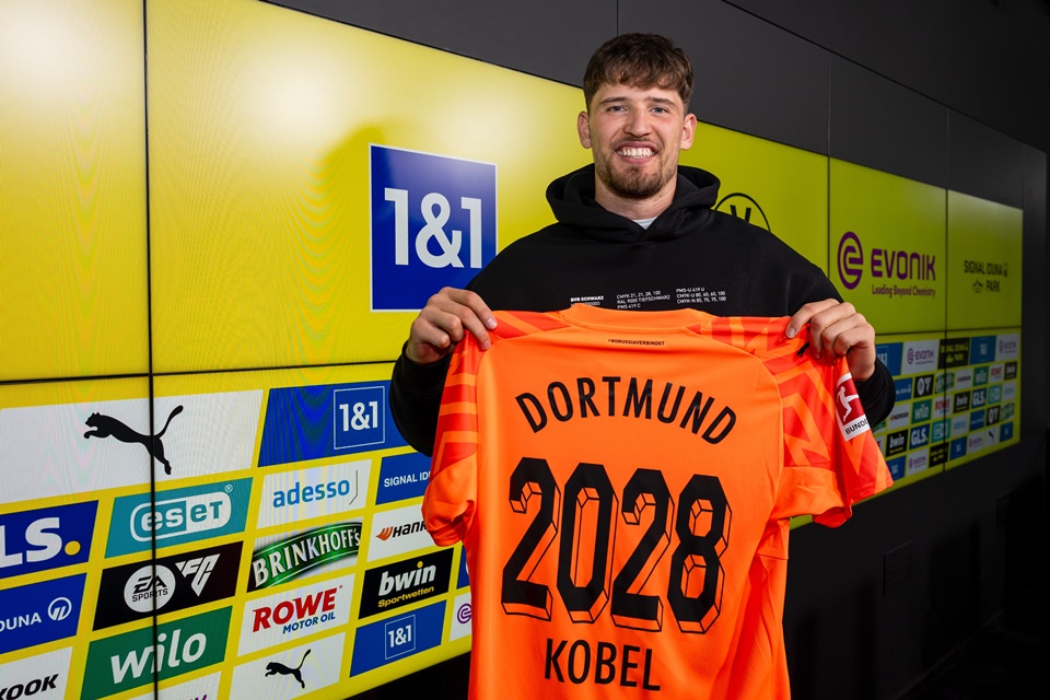 Gregor Kobel Resmi Perpanjang Kontrak di Dortmund Hingga 2028