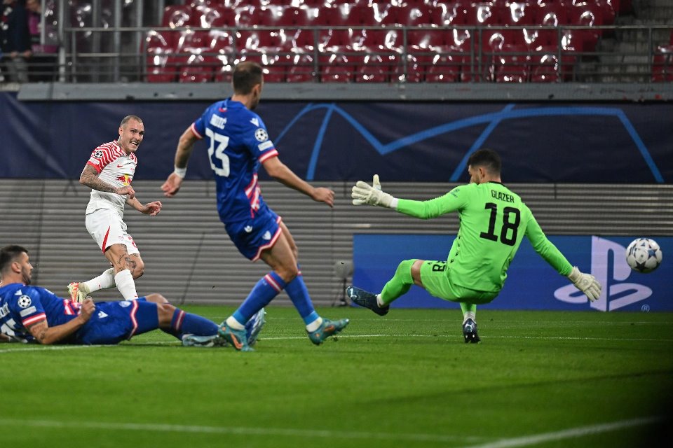 David Raum Ungkap Perasaannya Bisa Cetak Gol di Liga Champions