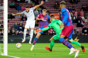Punya Rekor Buruk Atas Granada, Barcelona Akan Tetap Tampil Menyerang