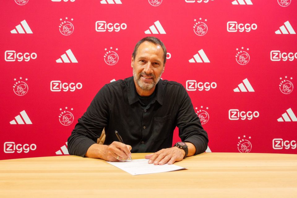 Ajax Amsterdam Tunjuk John van't Schip Sebagai Pelatih Baru Mereka