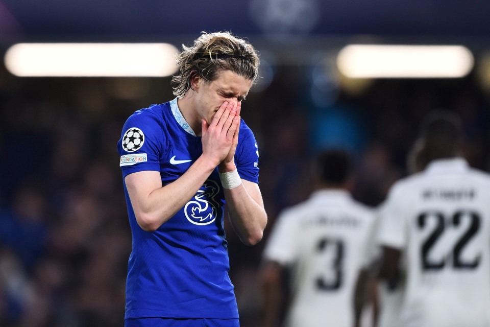 Dipantau Tottenham, Chelsea Pede Bisa Ikat Gelandangnya