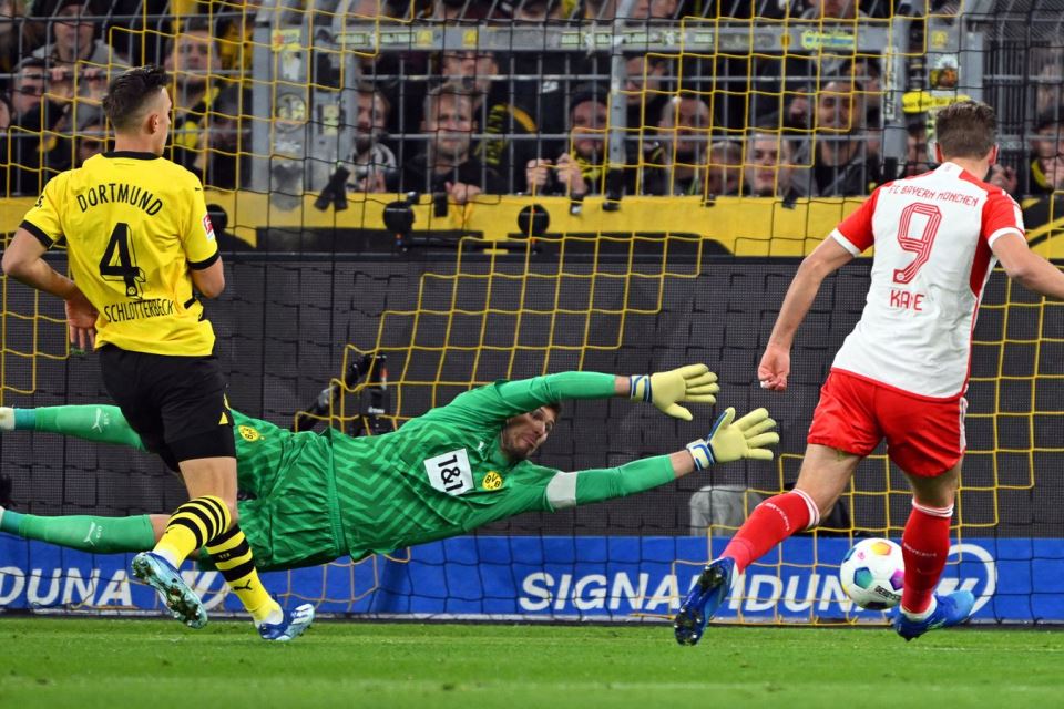 Edin Terzic Salahkan Schlotterbeck atas Buruknya Pertahanan Dortmund di der Klassiker