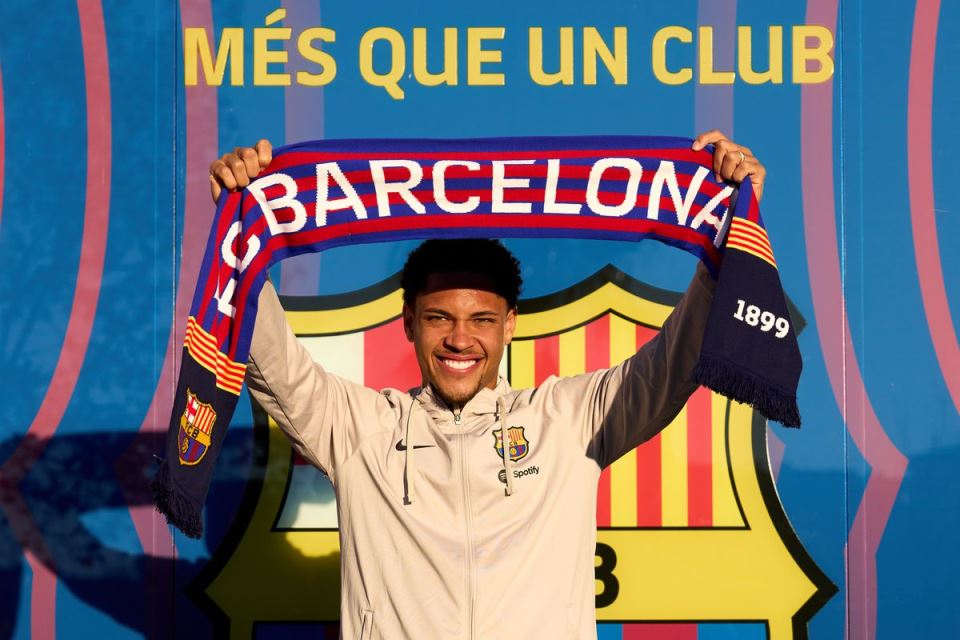 Vitor Roque Beberkan Mimpinya Menangkan Liga Champions Bersama Barcelona