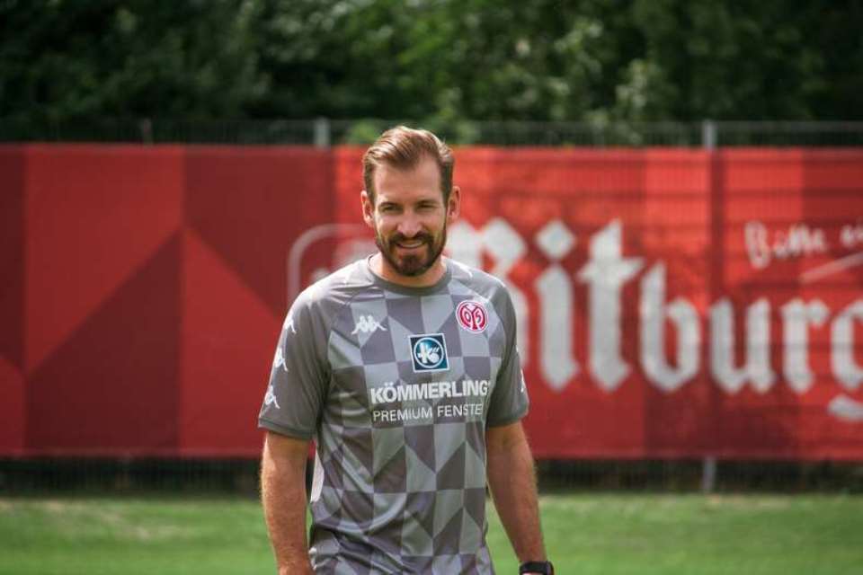 FSV Mainz Resmi Permanenkan Status Jan Siewert sebagai Pelatih