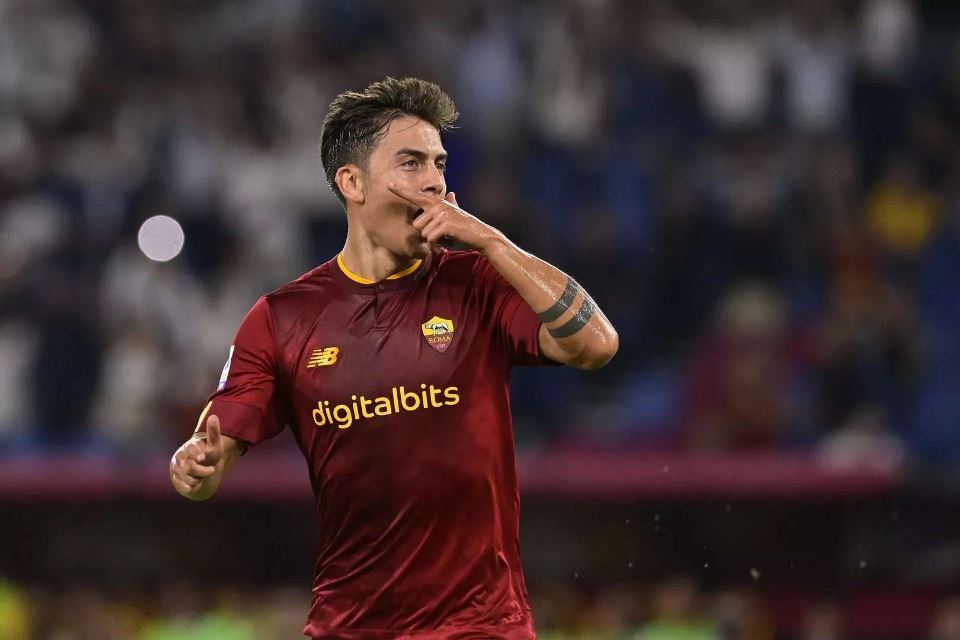 Sudah Dikode Mau Bertahan, AS Roma Tak Kunjung Beri Kontrak Baru untuk Dybala