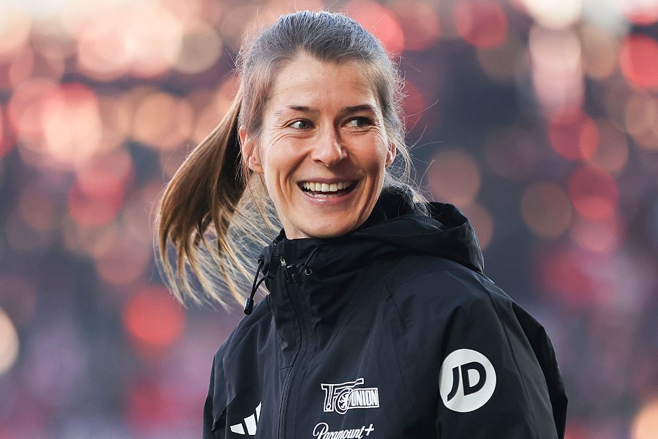 Debut Manis Marie-Louise Eta Sebagai Manajer Perempuan Pertama di Bundesliga