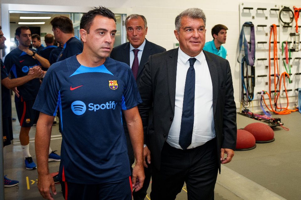 Laporta Berharap Xavi Tak Jadi Mundur Sebagai Pelatih Barcelona