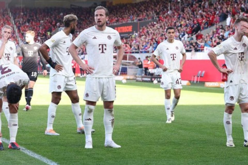 Michael Ballack Minta Manajemen Bayern Munich Tanggung Jawab Atas Buruknya Performa Tim