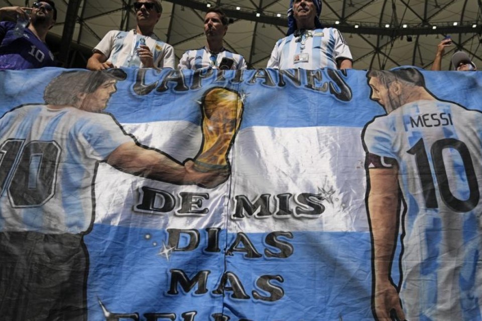 Maradona Adalah Penari Sementara Messi Mesin