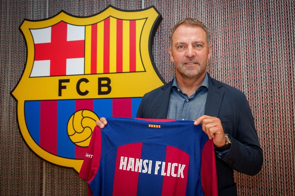 Barcelona Resmi Umumkan Hansi Flick Sebagai Pelatih Baru