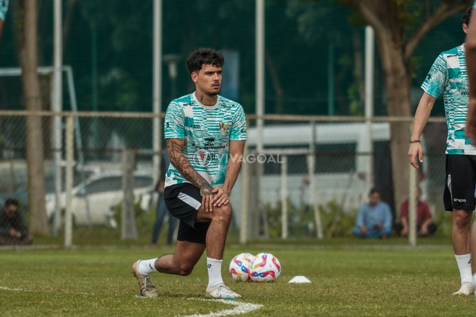 Impian Shayne Pattynama Kontra Irak: Cetak Gol dan Selebrasi Dengan Para Suporter Indonesia!