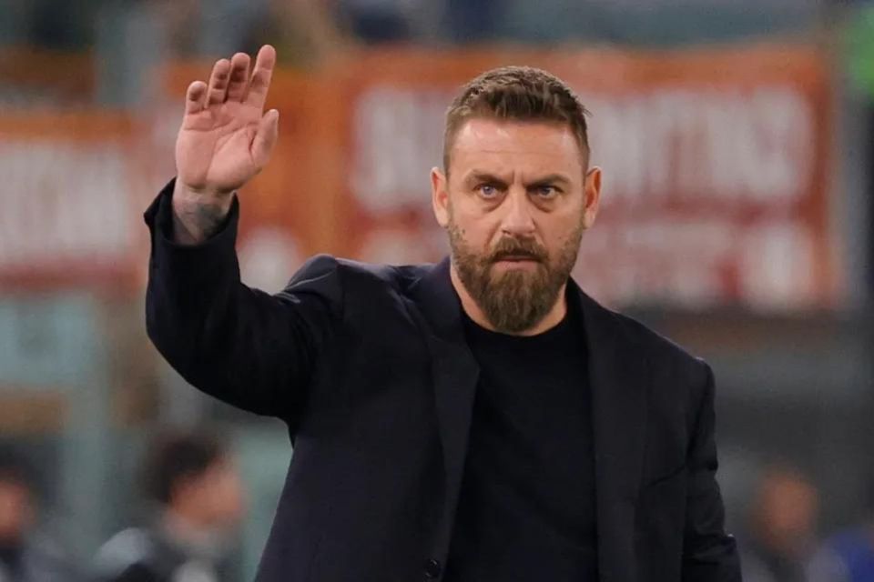 AS Roma Resmi Perpanjang Kontrak De Rossi sampai 2027